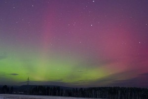 Полярное сияние на 10-м километре Голоустненского тракта. Фото прислал подписчик IRK.ru Захар