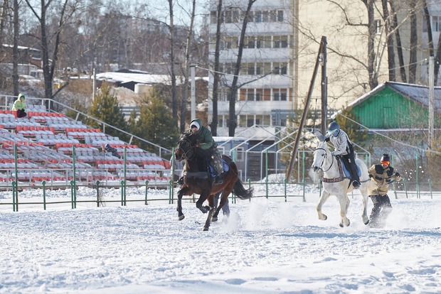 Участникам нужно было крепко держаться за вожжи. Фото Маргариты Романовой, IRK.ru