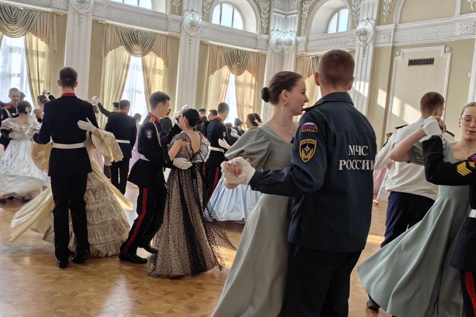 Бал. Фото пресс-службы правительства Иркутской области