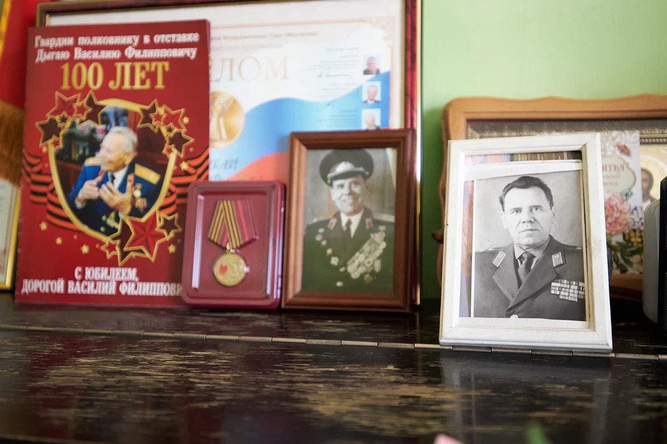 Памятные фотографии и награды