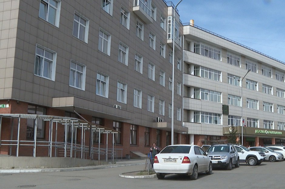 Здание поликлиники. Фото ГТРК «Иркутск» Здание поликлиники. Фото ГТРК «Иркутск»