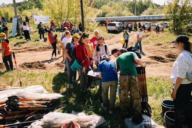 Акция по посадке деревьев. Фото пресс-службы Благотворительного Фонда «Подари Планете Жизнь»