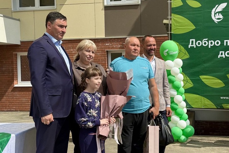 Вручение ключей новоселам. Фото IRK.ru