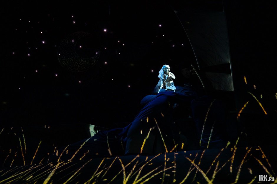 Спектакль. Фото Алексея Литвинцева