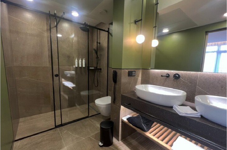 Ванная комната этого люкса