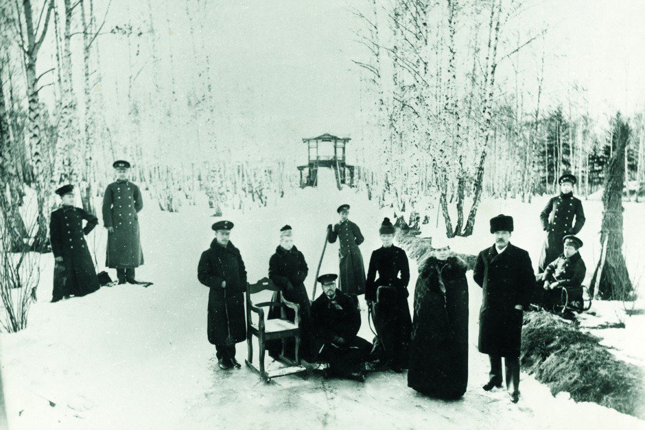 Парк и беседка. Фото из архива Иркутского художественного музея