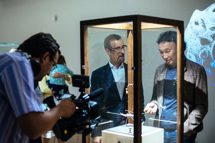 Даши Намдаков и Виктор Бронштейн в галерее