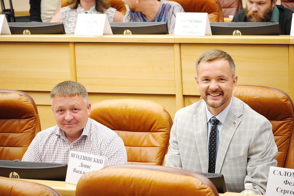 Депутаты Законодательного собрания региона. Фото IRK.ru