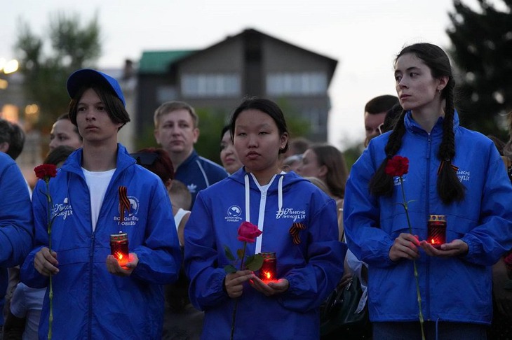 Участники акции. Фото пресс-службы правительства Иркутской области