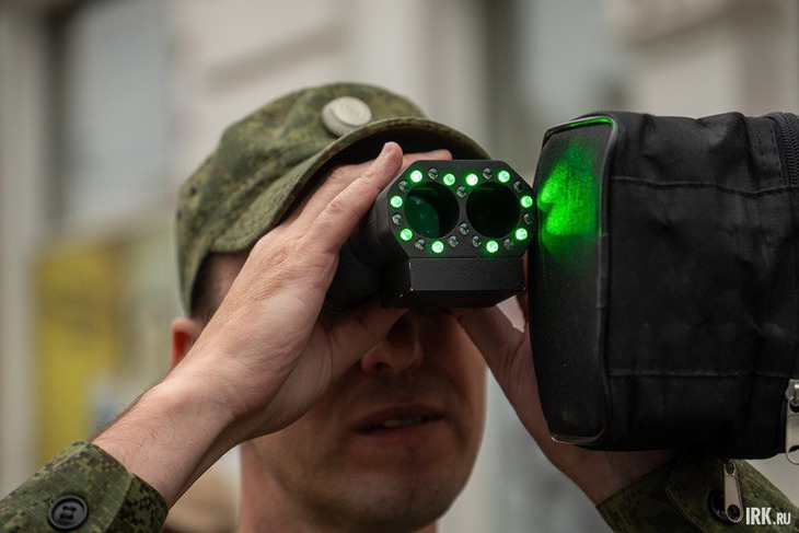 Ищем скрытые камеры. Фото Алексея Литвинцева