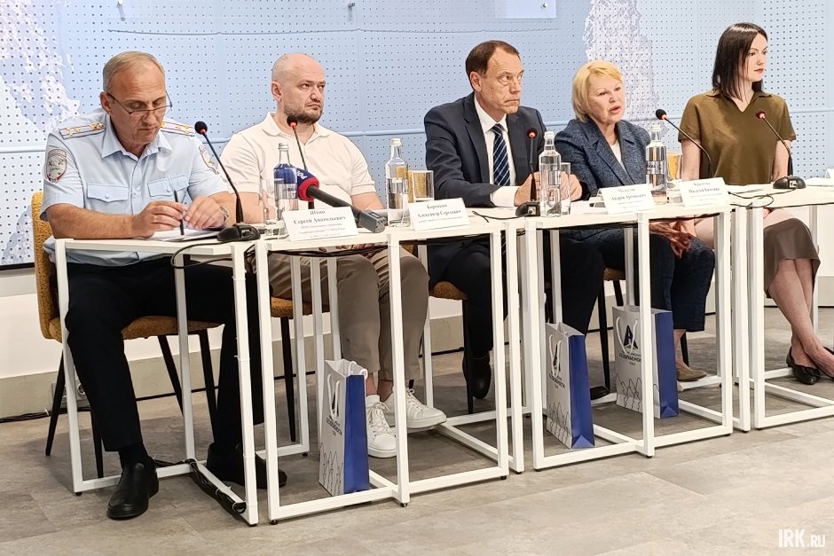Пресс-конференция. Фото IRK.ru
