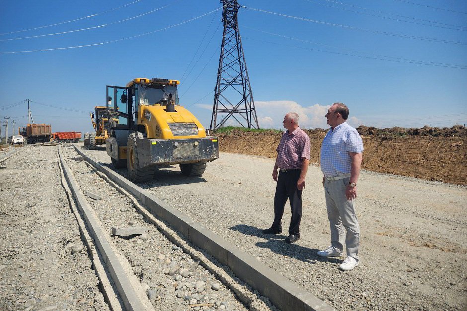 Ремонт дороги. Фото пресс-службы администрации Иркутского района