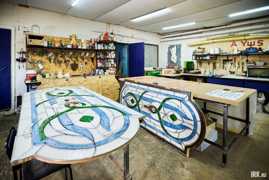 Всего будет создано пять витражей. Фото Маргариты Романовой, IRK.ru