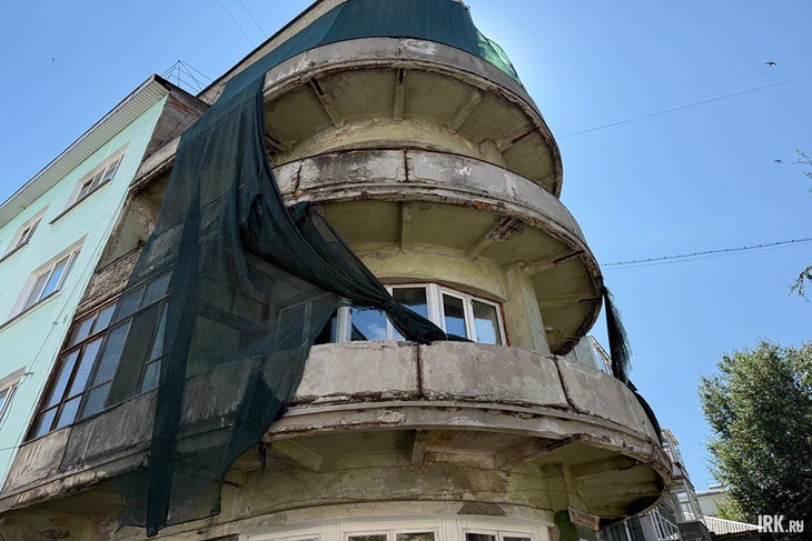 Разрушающиеся балконы. Фото IRK.ru