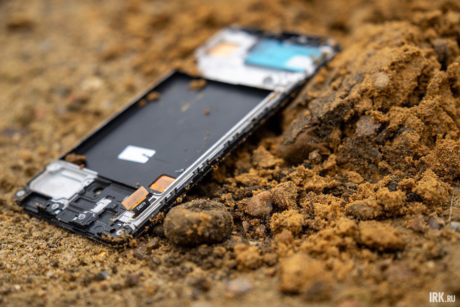 Нашли телефон убитого. Фото Алексея Литвинцева