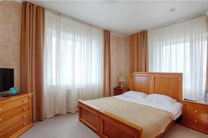 А этот стоит в два раза дороже — 6 240 рублей