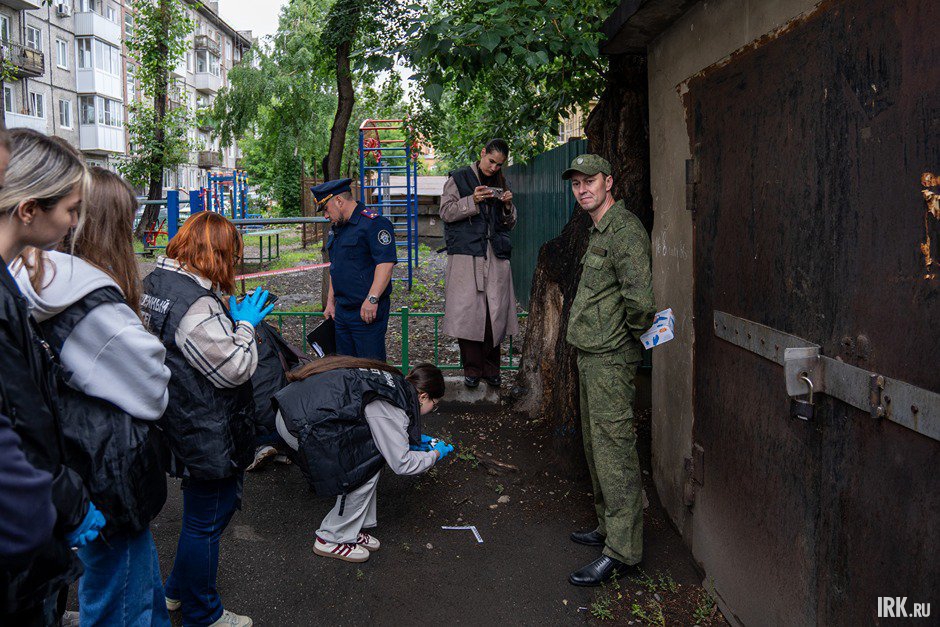 Осмотр места преступления. Фото Алексея Литвинцева