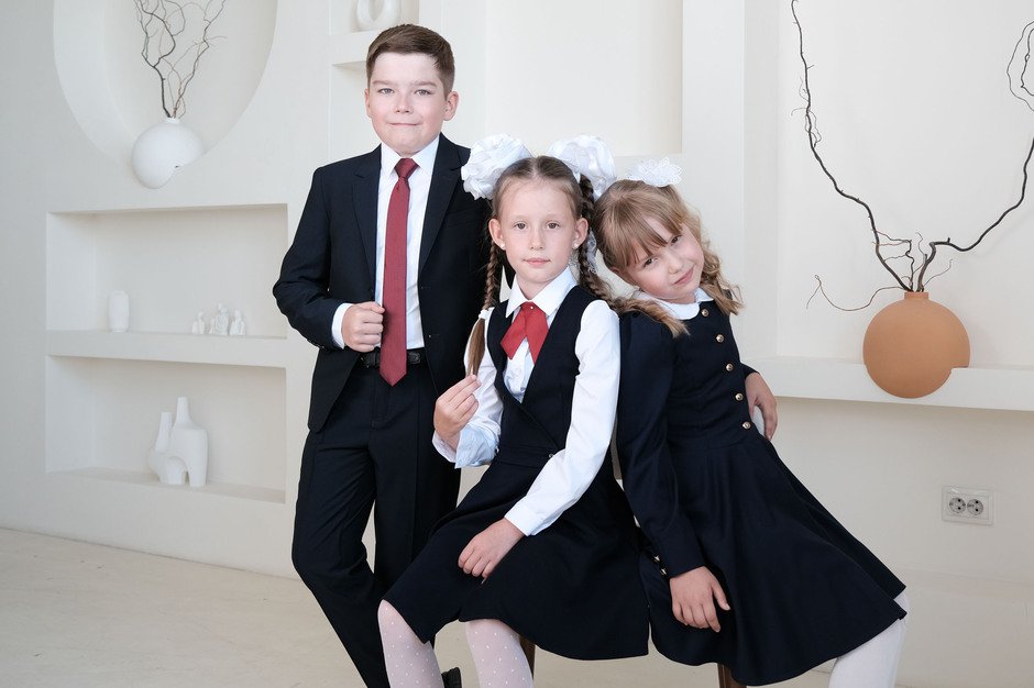 Ученики в школьной форме