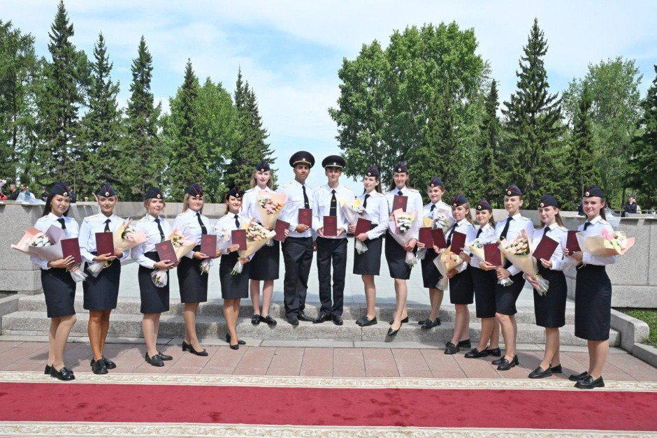 Выпускники. Фото пресс-службы Восточно-Сибирского института МВД России Выпускники. Фото пресс-службы Восточно-Сибирского института МВД России