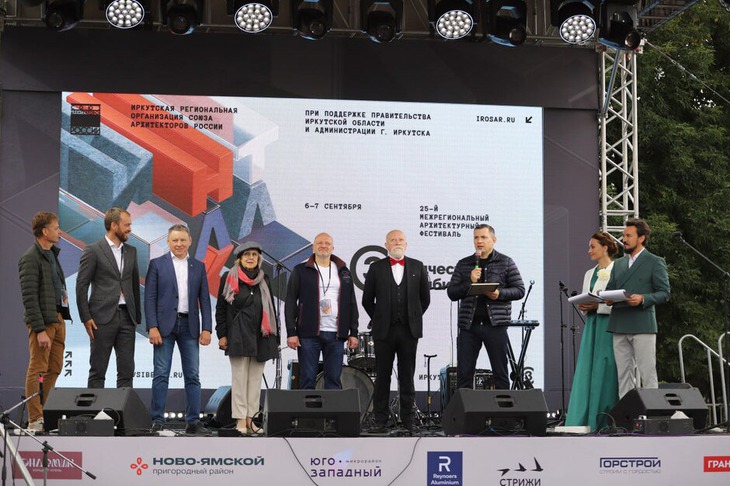 Также организовали кинопоказы и концерты