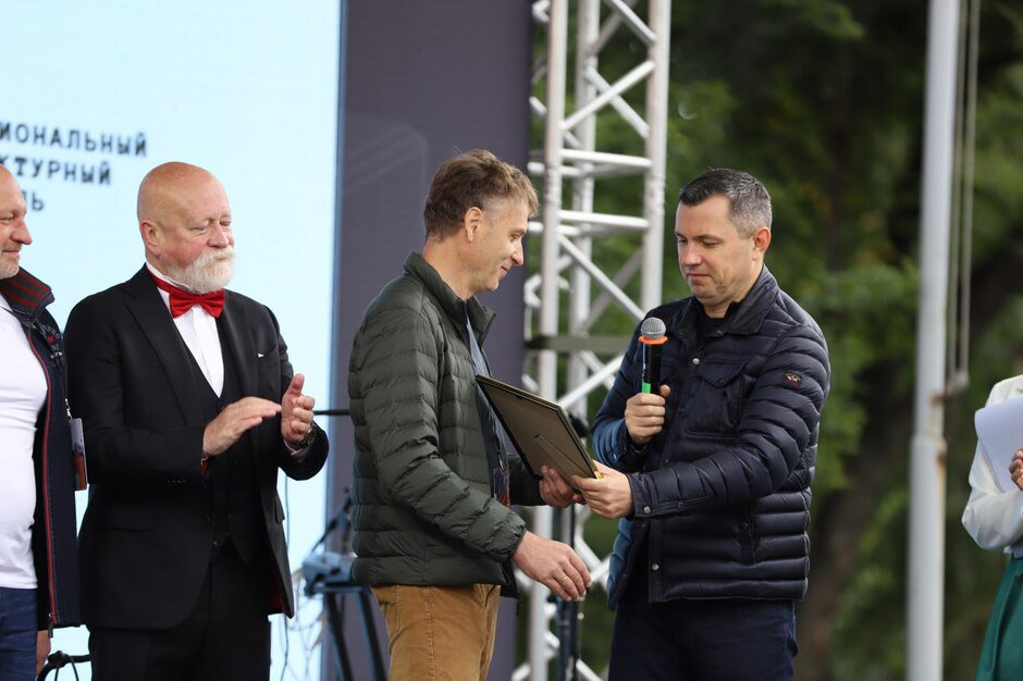 Победителей смотра-конкурса награждали губернатор Игорь Кобзев и президент Союза архитекторов России Николай Шумаков