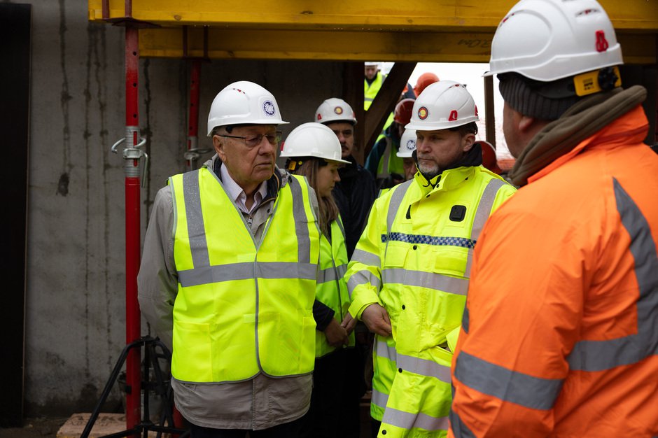 Гелий Жеребцов: «Идет строительство, одновременно решаются вопросы по изготовлению оптической системы и основных механических узлов инструмента»