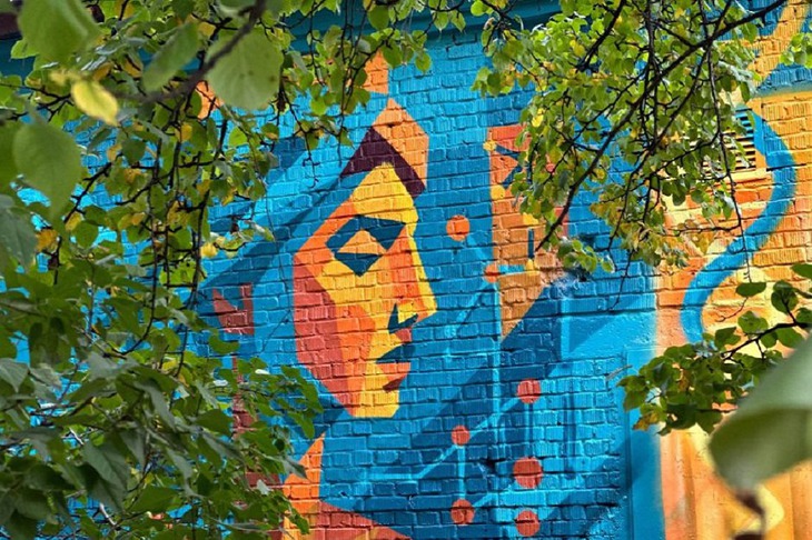 Мурал «Будка науки». Фото из телеграм-канала «Голос улиц»