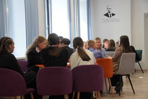 Сегодня это современный центр с медиастудией, пространством интерактивной профилактики, арт-резиденцией и коворкингом