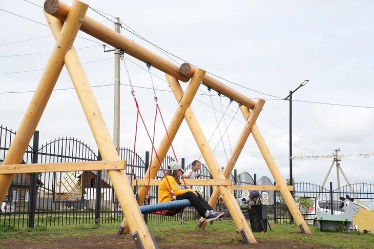 Работы разделили на два проекта: «Благоустройство этнопарка на улице Набережная» и «Своя сцена». Фото пресс-службы администрации Нукутского района