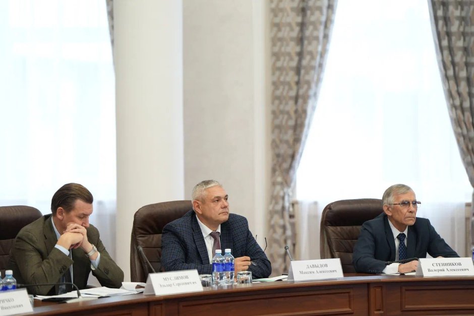 Круглый стол. Фото пресс-службы правительства Иркутской области