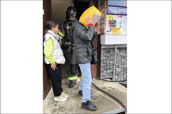 Эвакуация людей. Фото пресс-службы ГУ МЧС России по Иркутской области