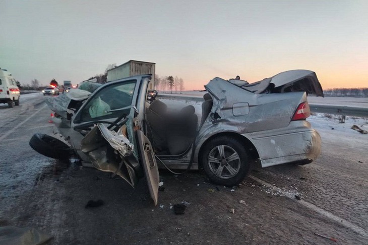 Автомобиль после аварии. Фото пресс-службы ГУ МВД России по Иркутской области