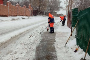 Работы по отчистке снега. Фото пресс-службы администрации Иркутска