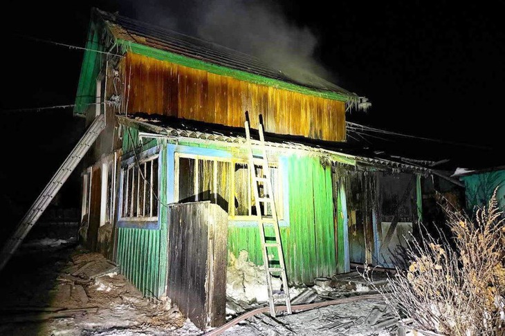Сгоревший дом. Фото пресс-службы прокуратуры Иркутской области