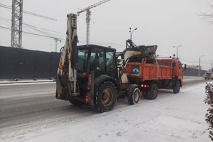 Работы по отчистке снега. Фото пресс-службы администрации Иркутска