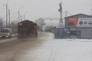 Работы по отчистке снега. Фото пресс-службы администрации Иркутска
