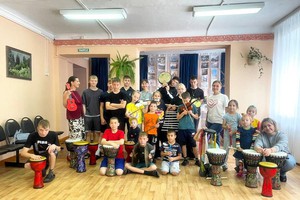 Сейчас Надежда проводит курсы семейного музицирования