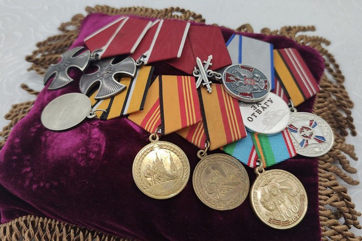 Награды. Фото из телеграм-канала Игоря Кобзева