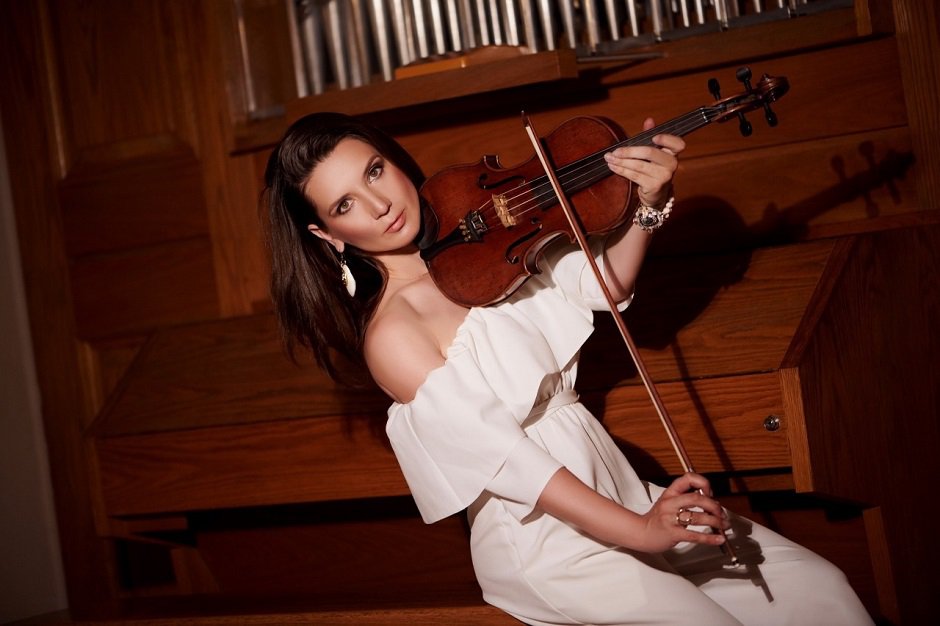 Надежда не только занимается детьми, но и работает и ведет активную социальную жизнь