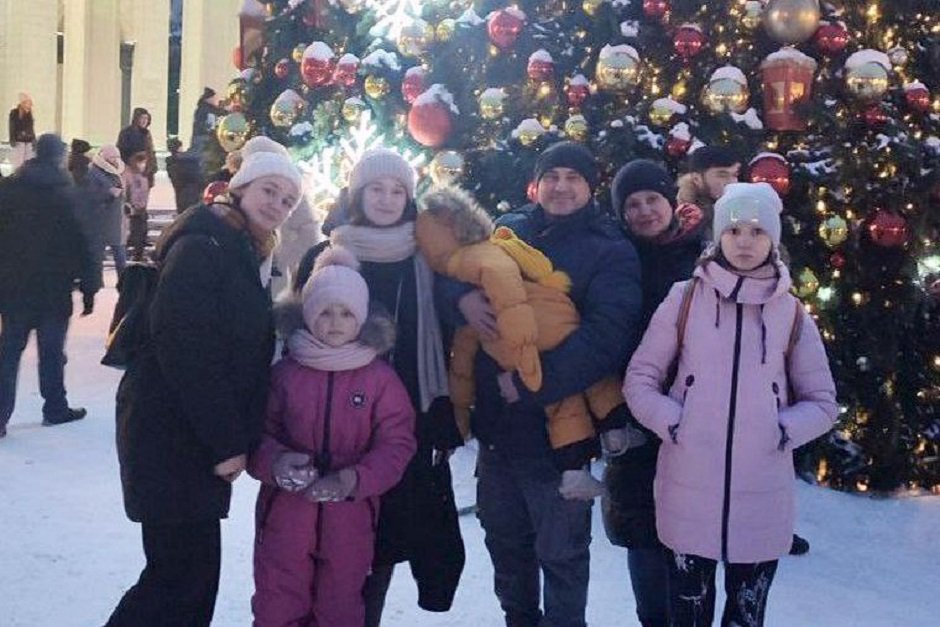 Семья Евдокимовых. Фото из телеграм-канала Игоря Кобзева