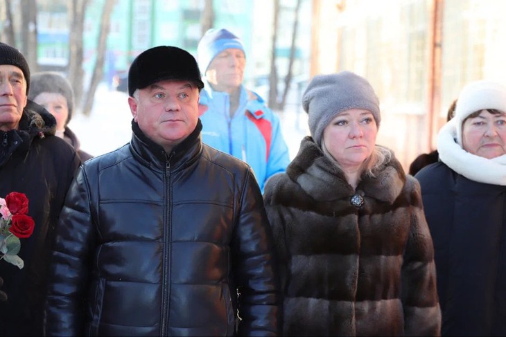 Церемония открытия мемориальной доски. Фото из телеграм-канала мэра Черемховского района Сергея Марача