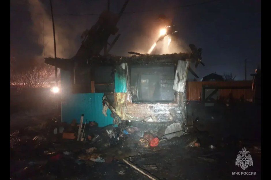 Место пожара. Фото пресс-службы ГУ МЧС по региону Место пожара. Фото пресс-службы ГУ МЧС по региону