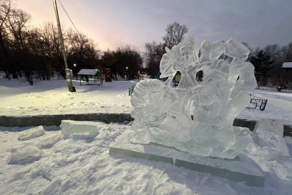 Ледовая скульптура. Фото пресс-службы мэрии АГО Ледовая скульптура. Фото пресс-службы мэрии АГО