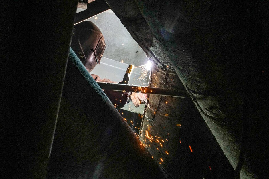 Ремонтные работы. Фото Дмитрия Дмитриева