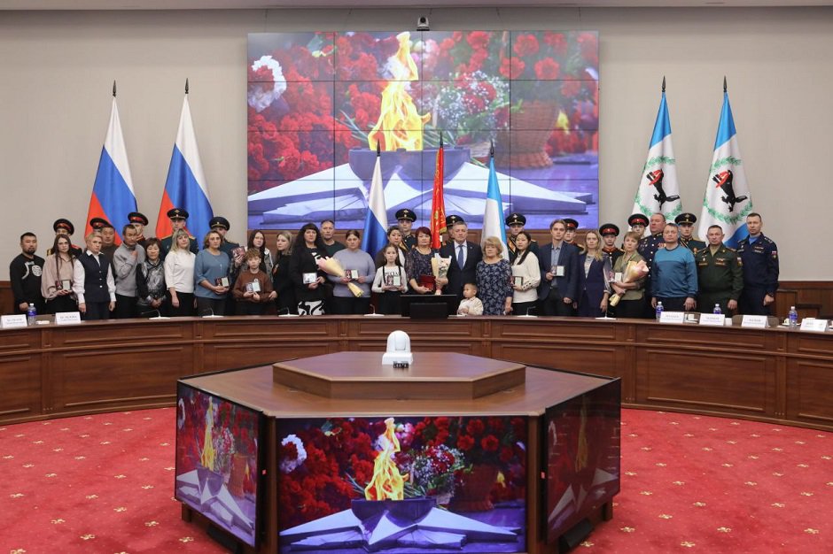 Вручение государственных наград. Фото пресс-службы правительства Иркутской области