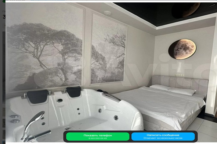 Также прямо в спальне находится гидромассажная ванна