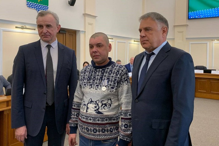 Награжденный военнослужащий. Фото из телеграм-канала Сергея Петрова