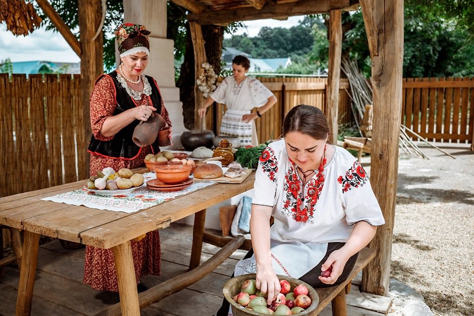 Слово отца было законом, а жена — почётная хранительница очага и полноправная хозяйка. Фото пользователя Paustowski с сайта shutterstock.com Слово отца было законом, а жена — почётная хранительница очага и полноправная хозяйка. Фото пользователя Paustowski с сайта shutterstock.com