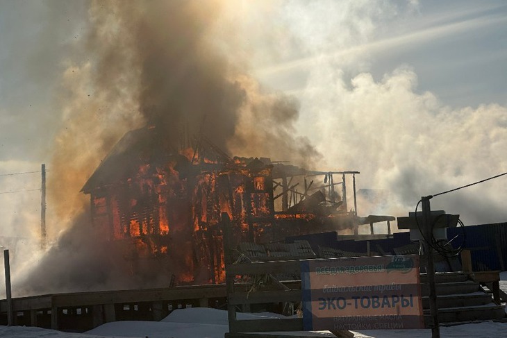 Пожар. Фото — Виктор Серебренников