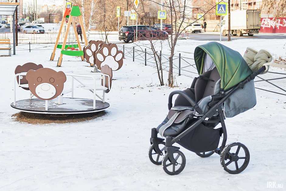 Молодая мать не должна чувствовать себя брошенной в период родов и ухода за ребенком. Фото Маргариты Романовой, IRK.ru Молодая мать не должна чувствовать себя брошенной в период родов и ухода за ребенком. Фото Маргариты Романовой, IRK.ru